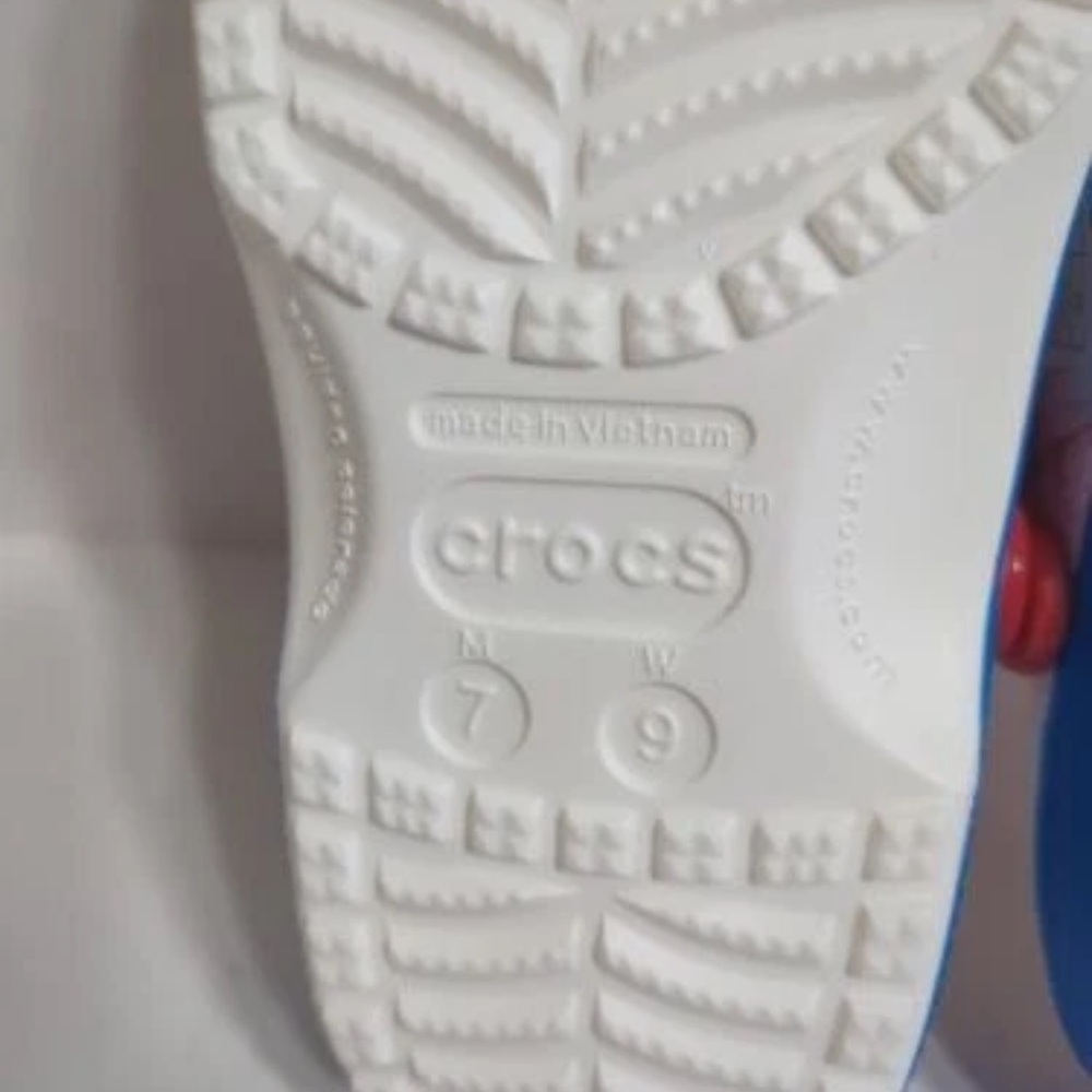 Hello Kitty CROCS!! - Picture 13 of 14